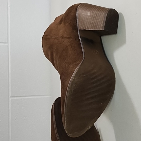 Merona Faux Chocolate Suede Ankle Boots Block Heel 8.5 Side Zip - Picture 8 of 15